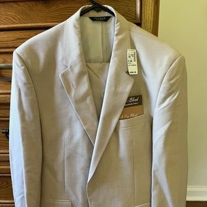 Light Tan 2 Piece Jos. A. Bank Summer Suit - NEW with Tags!